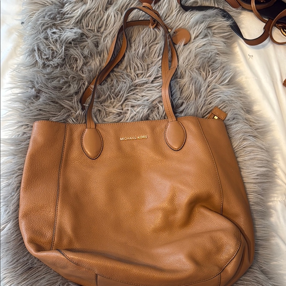 MICHAEL Michael Kors Tan Leather Tote Casual Elegance